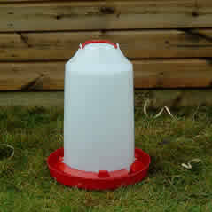 poultry drinker with handle