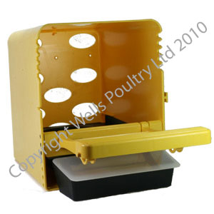 Single plastic rollaway nest box - Brown