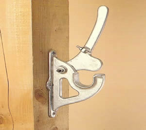 wall mounted poultry dispatcher