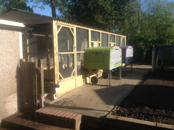 Walk in Run for omlet cubes attached via a pophole